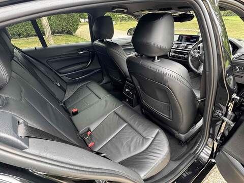 BMW 1 Series 3.0 M140i Shadow Edition Auto Euro 6 (s/s) 5dr - U10002430