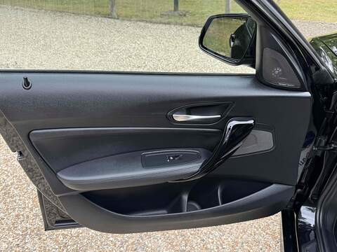 BMW 1 Series 3.0 M140i Shadow Edition Auto Euro 6 (s/s) 5dr - U10002430