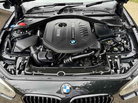 BMW 1 Series 3.0 M140i Shadow Edition Auto Euro 6 (s/s) 5dr - U10002430