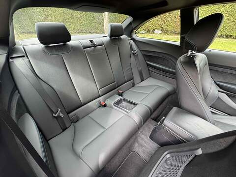 BMW M2 i - U10002434