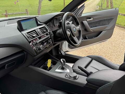 BMW M2 i - U10002434