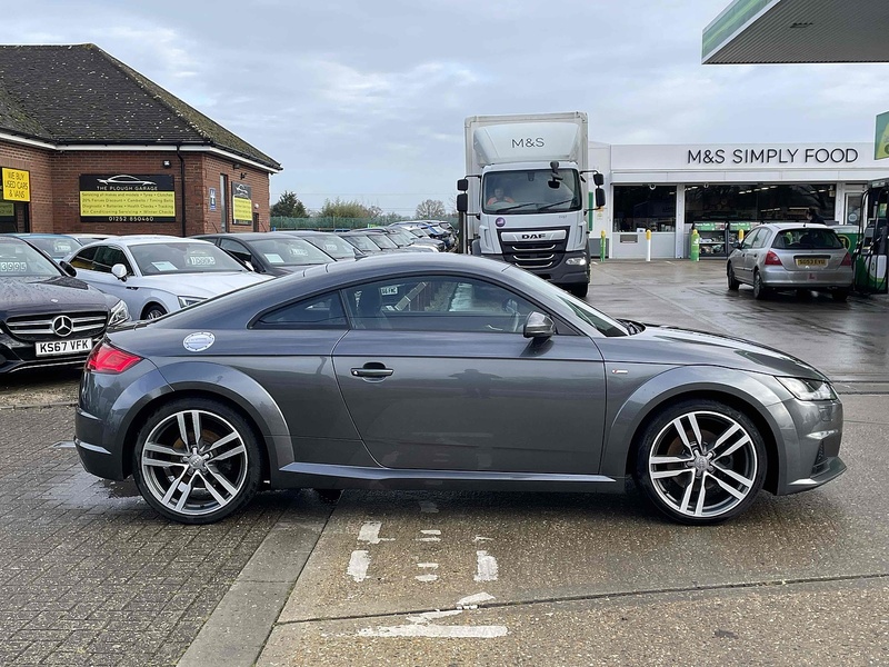 Audi TT TFSI S line - U10002448