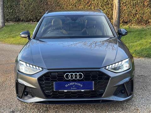 Audi A4 Avant TFSI Black Edition - U10002482