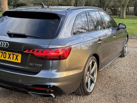 Audi A4 Avant TFSI Black Edition - U10002482