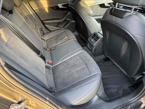 Audi A4 Avant TFSI Black Edition - U10002482