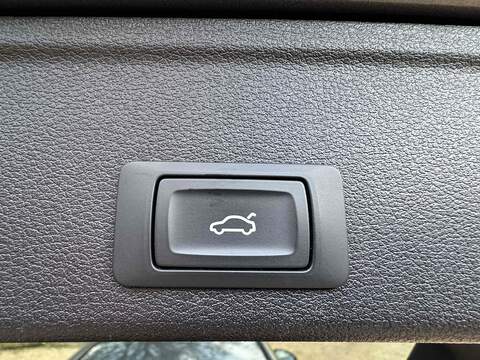 Audi A4 Avant TFSI Black Edition - U10002482