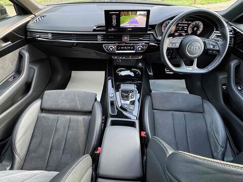 Audi A4 Avant TFSI Black Edition - U10002482