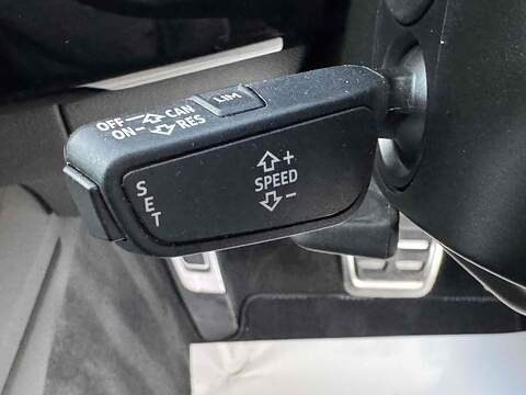 Audi A4 Avant TFSI Black Edition - U10002482