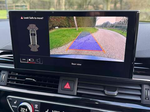 Audi A4 Avant TFSI Black Edition - U10002482