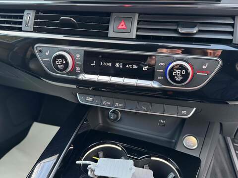 Audi A4 Avant TFSI Black Edition - U10002482