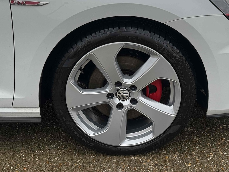 Volkswagen Golf TSI BlueMotion Tech GTI - U10002486