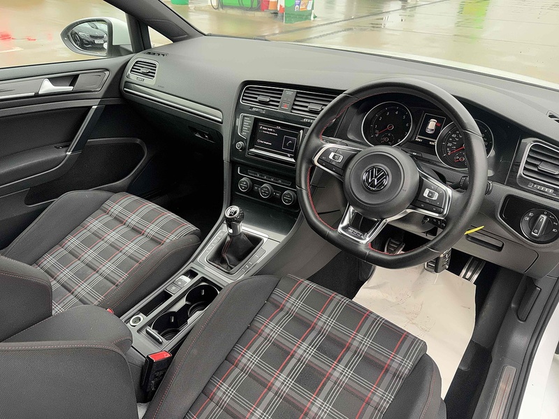 Volkswagen Golf TSI BlueMotion Tech GTI - U10002486