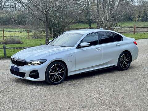 BMW 3 Series 330e M Sport - U10002503