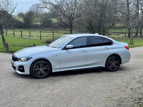 BMW 3 Series 330e M Sport - U10002503