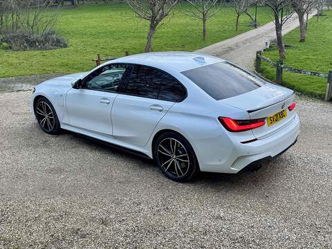 BMW 3 Series 330e M Sport - U10002503