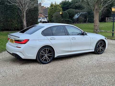 BMW 3 Series 330e M Sport - U10002503