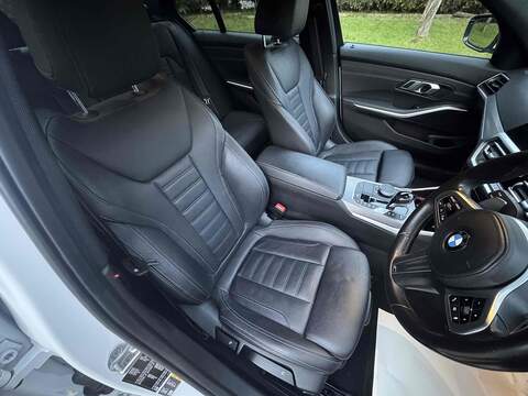 BMW 3 Series 330e M Sport - U10002503