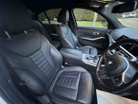 BMW 3 Series 330e M Sport - U10002503