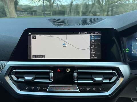 BMW 3 Series 330e M Sport - U10002503