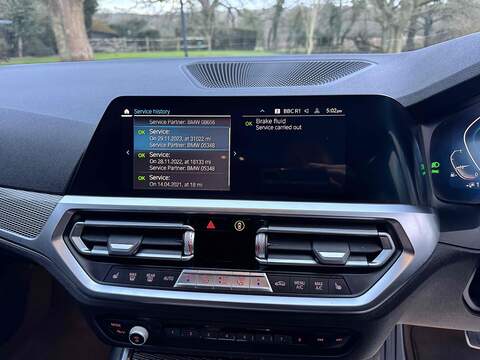 BMW 3 Series 330e M Sport - U10002503