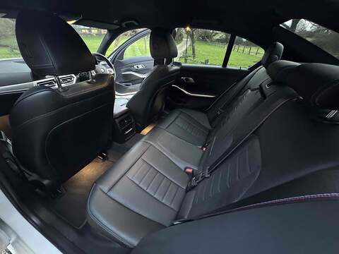 BMW 3 Series 330e M Sport - U10002503