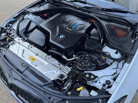 BMW 3 Series 330e M Sport - U10002503