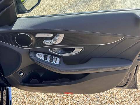 Mercedes-Benz C Class C300 AMG Line - U10002551