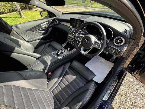 Mercedes-Benz C Class C300 AMG Line - U10002551