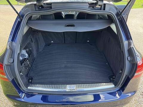 Mercedes-Benz C Class C300 AMG Line - U10002551