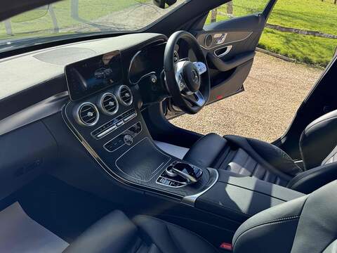 Mercedes-Benz C Class C300 AMG Line - U10002551