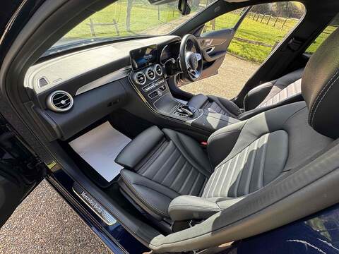 Mercedes-Benz C Class C300 AMG Line - U10002551