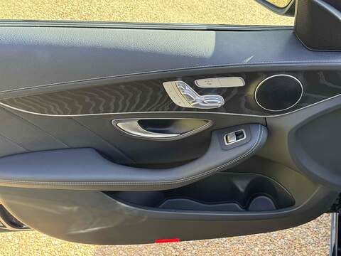 Mercedes-Benz C Class C300 AMG Line - U10002551