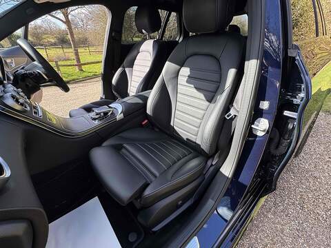 Mercedes-Benz C Class C300 AMG Line - U10002551