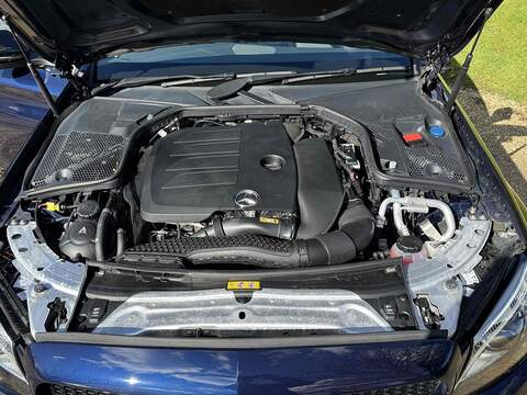 Mercedes-Benz C Class C300 AMG Line - U10002551