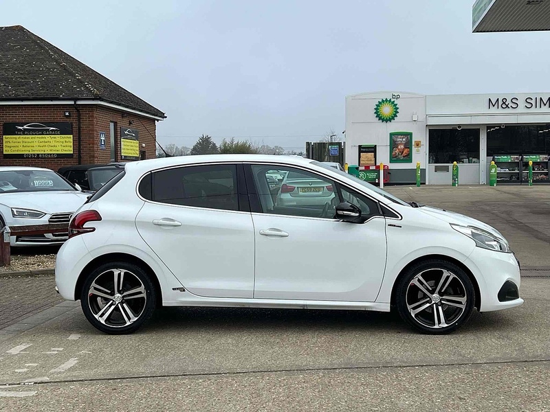 Peugeot 208 PureTech GT Line - U10002574