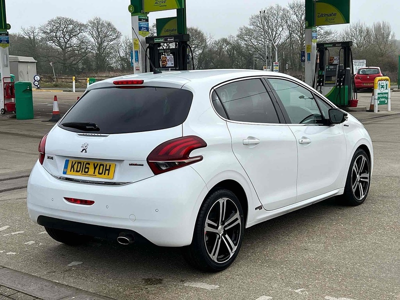 Peugeot 208 PureTech GT Line - U10002574