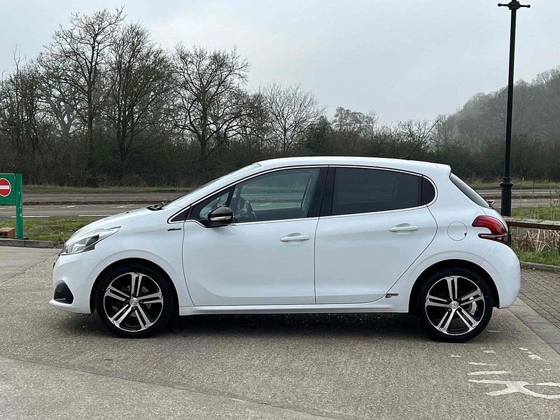 Peugeot 208 PureTech GT Line - U10002574