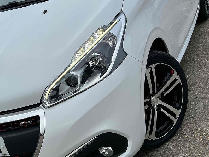 Peugeot 208 PureTech GT Line - U10002574