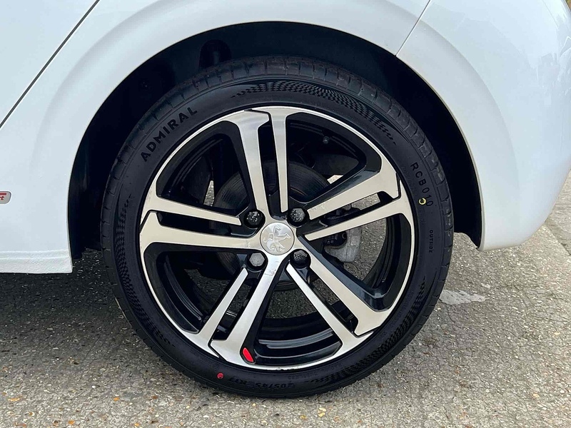 Peugeot 208 PureTech GT Line - U10002574