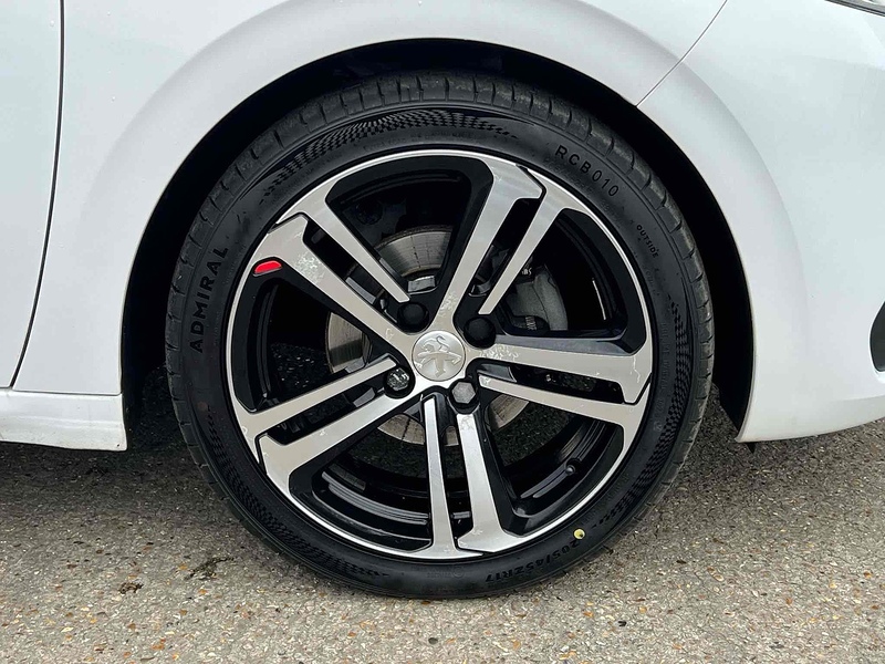 Peugeot 208 PureTech GT Line - U10002574