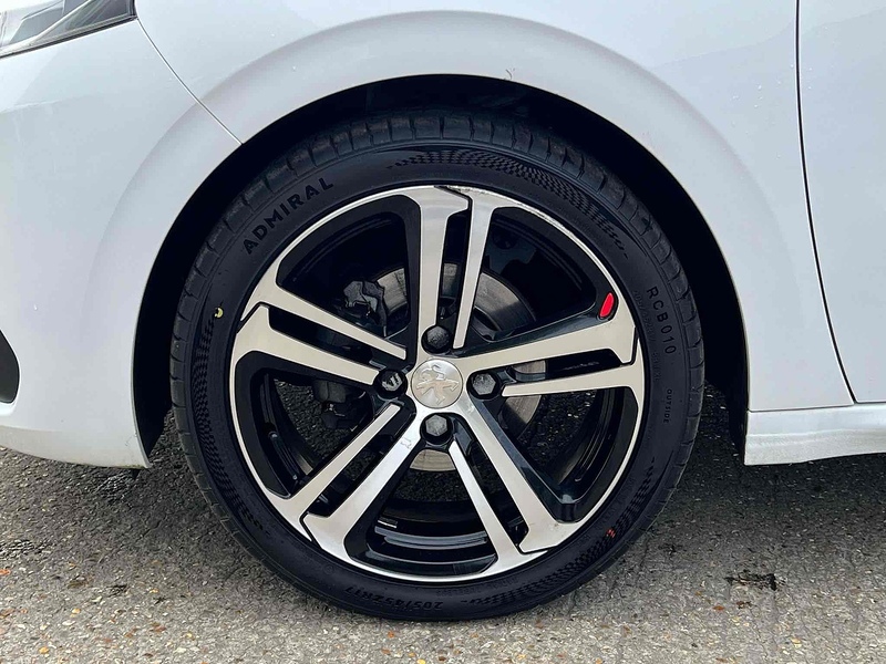 Peugeot 208 PureTech GT Line - U10002574