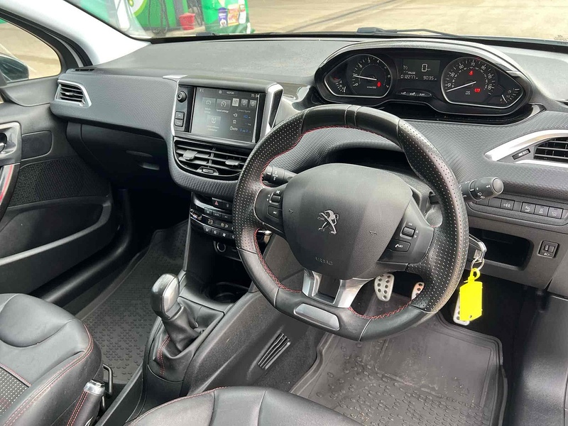 Peugeot 208 PureTech GT Line - U10002574