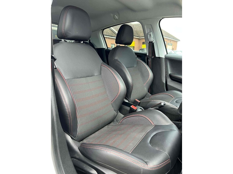 Peugeot 208 PureTech GT Line - U10002574