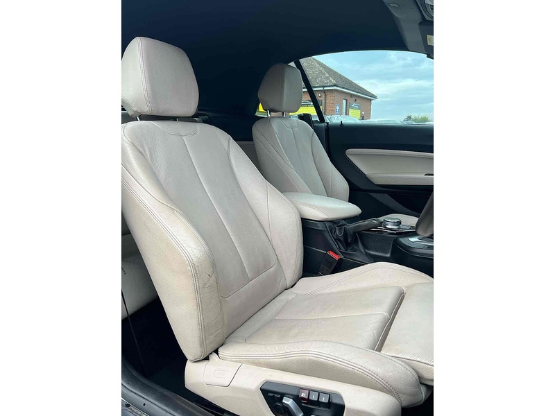 BMW 2 Series M240i - U10002580
