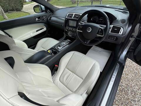 Jaguar XKR V8 - U10002596