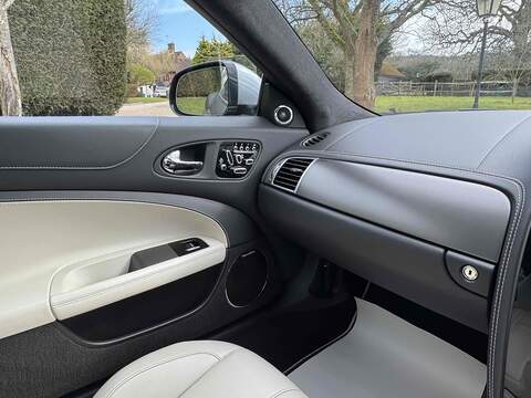 Jaguar XKR V8 - U10002596