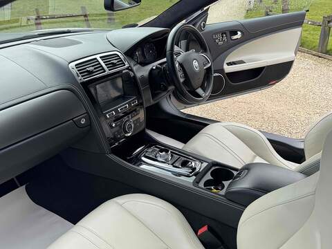 Jaguar XKR V8 - U10002596