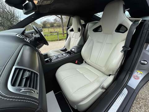 Jaguar XKR V8 - U10002596