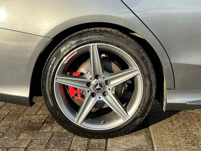 Mercedes-Benz C Class C220d AMG Line - U10002603