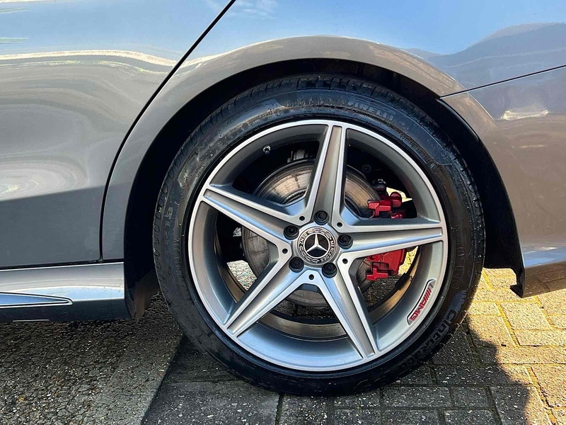 Mercedes-Benz C Class C220d AMG Line - U10002603